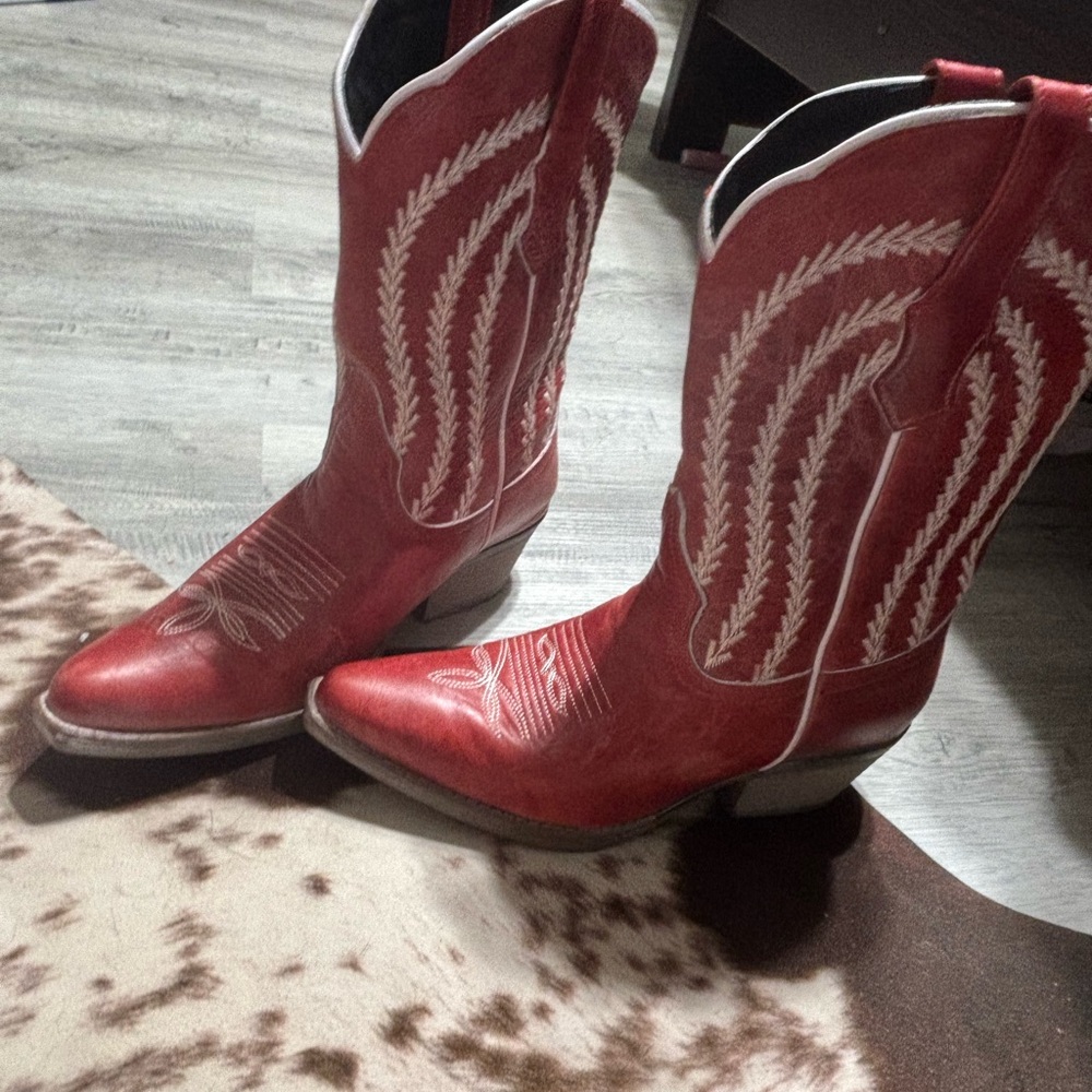Scarlet Embroidered Heeled Boots